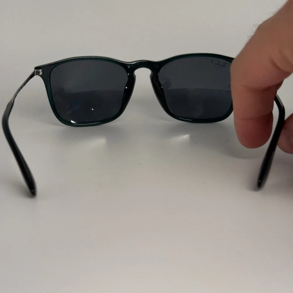 Ray-Ban‎ Chris RB4187F 666381 Dark Green Polarized Sunglasses 54-18-145 3P